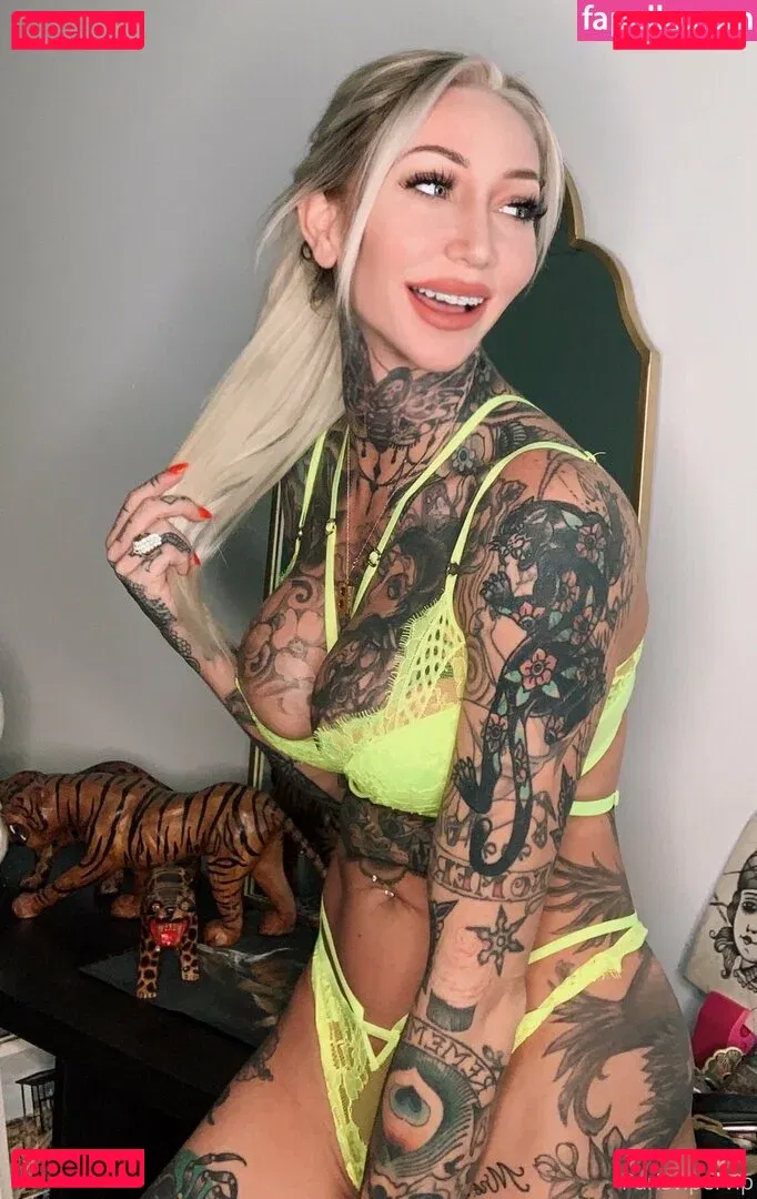 parisvipervip Onlyfans Photo Gallery 