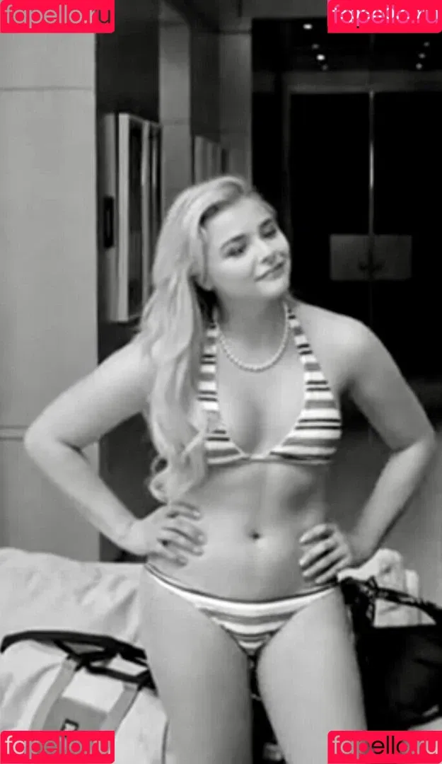 Chloë Grace Moretz Onlyfans Photo Gallery 