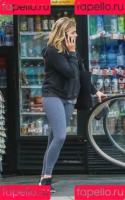 Chloë Grace Moretz Onlyfans Photo Gallery 