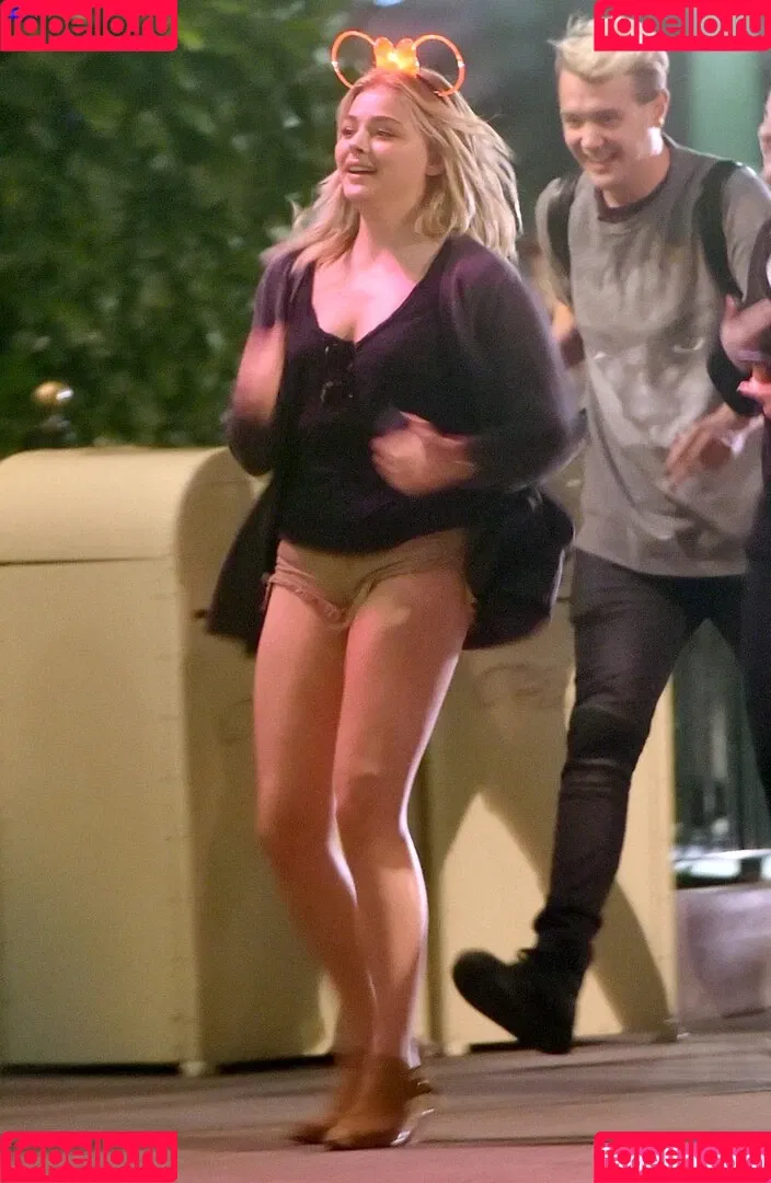 Chloë Grace Moretz Onlyfans Photo Gallery 