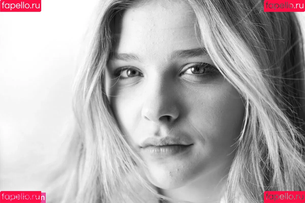 Chloë Grace Moretz Onlyfans Photo Gallery 