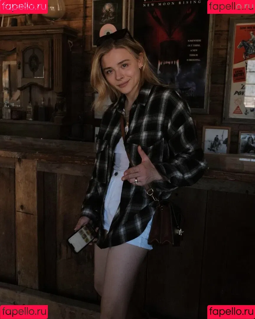 Chloë Grace Moretz Onlyfans Photo Gallery 