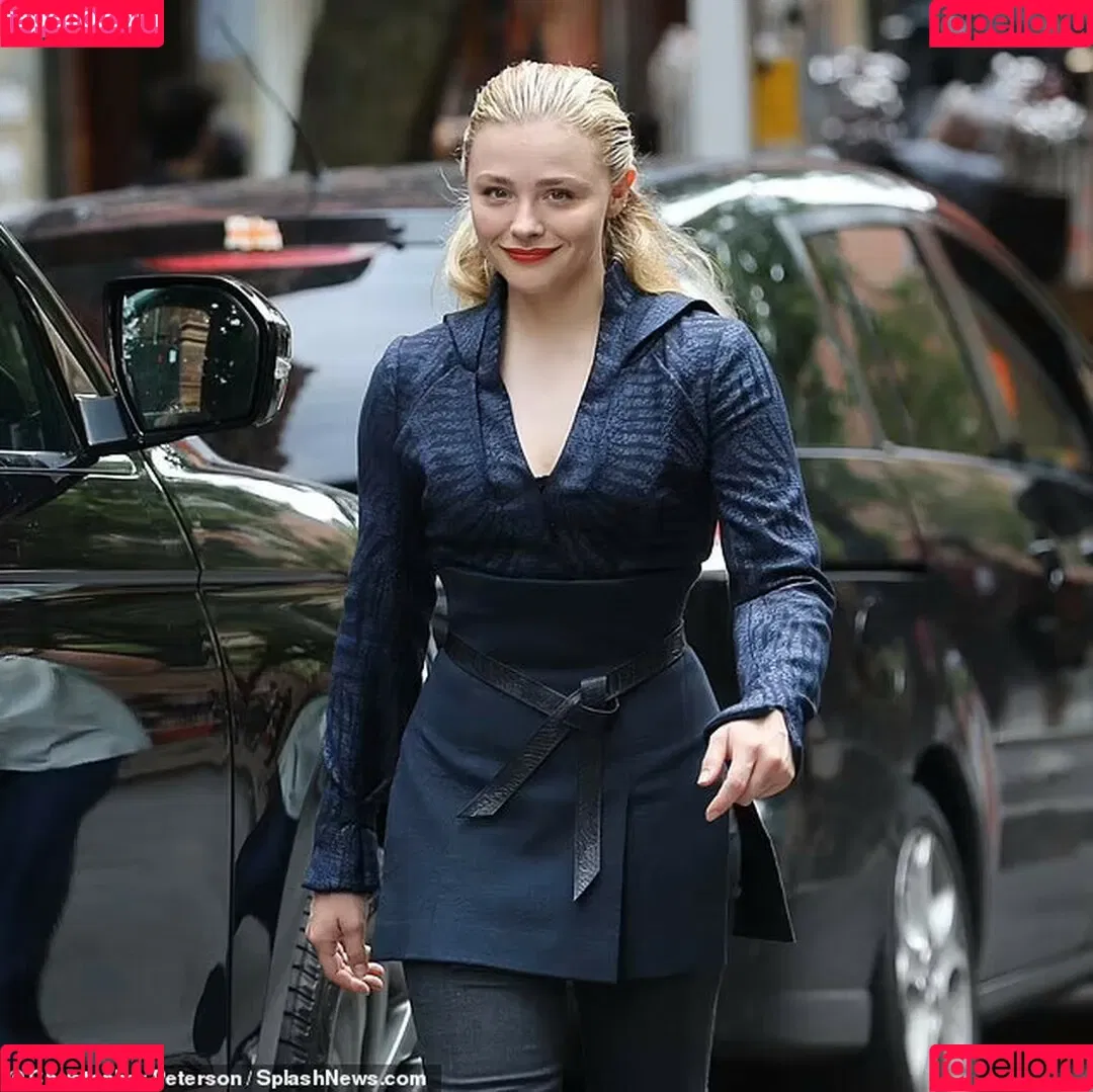 Chloë Grace Moretz Onlyfans Photo Gallery 