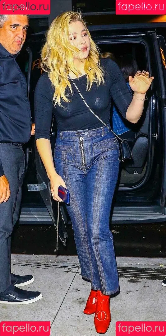 Chloë Grace Moretz Onlyfans Photo Gallery 