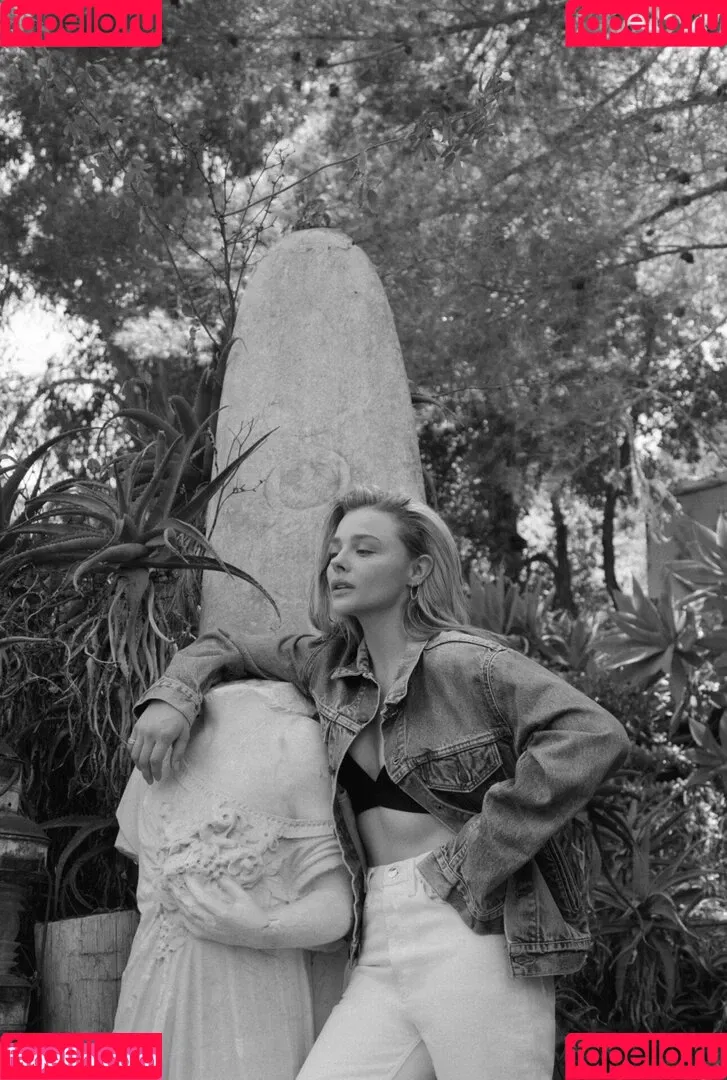 Chloë Grace Moretz Onlyfans Photo Gallery 