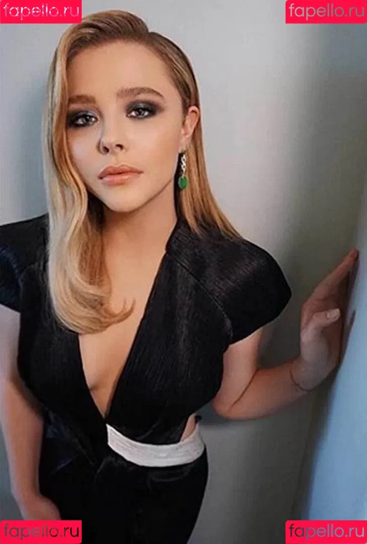 Chloë Grace Moretz Onlyfans Photo Gallery 