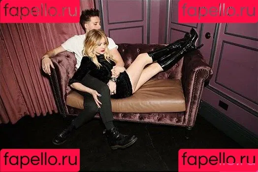 Chloë Grace Moretz Onlyfans Photo Gallery 
