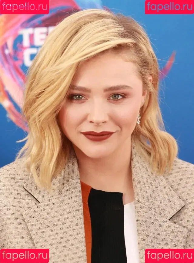Chloë Grace Moretz Onlyfans Photo Gallery 