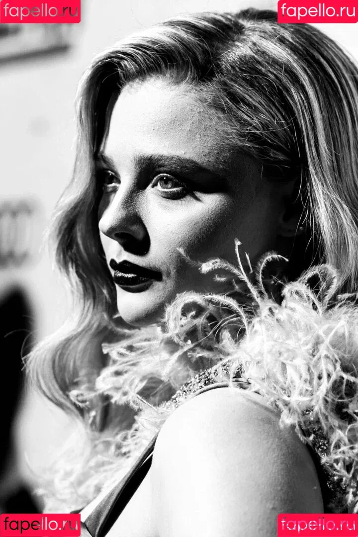 Chloë Grace Moretz Onlyfans Photo Gallery 