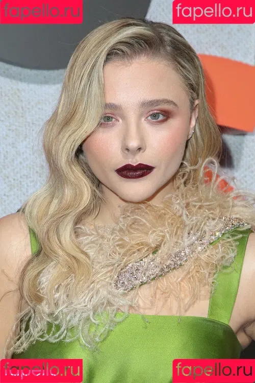 Chloë Grace Moretz Onlyfans Photo Gallery 