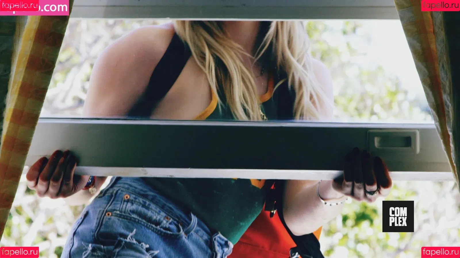 Chloë Grace Moretz Onlyfans Photo Gallery 