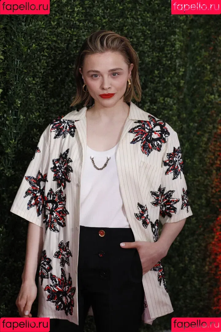 Chloë Grace Moretz Onlyfans Photo Gallery 