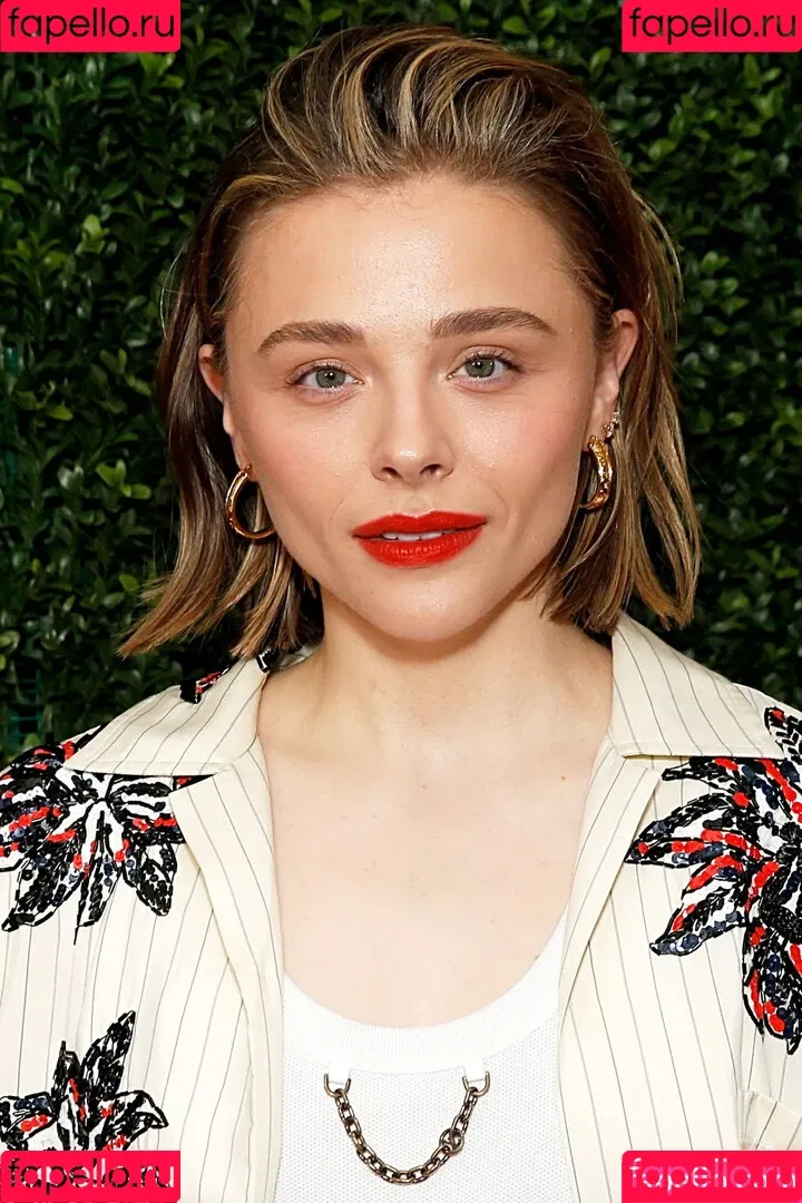 Chloë Grace Moretz Onlyfans Photo Gallery 