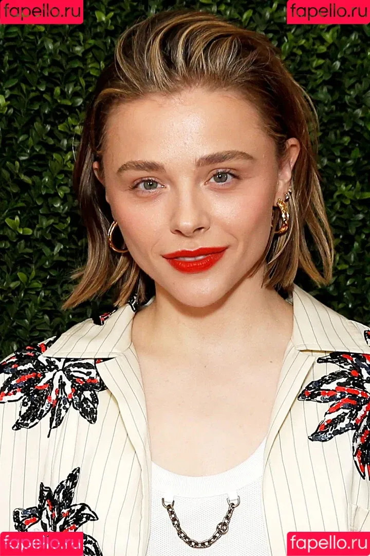 Chloë Grace Moretz Onlyfans Photo Gallery 