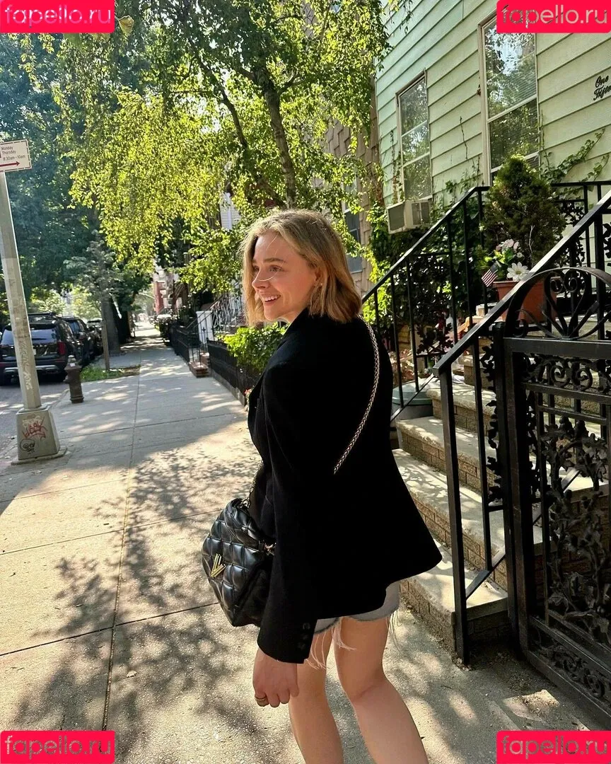 Chloë Grace Moretz Onlyfans Photo Gallery 