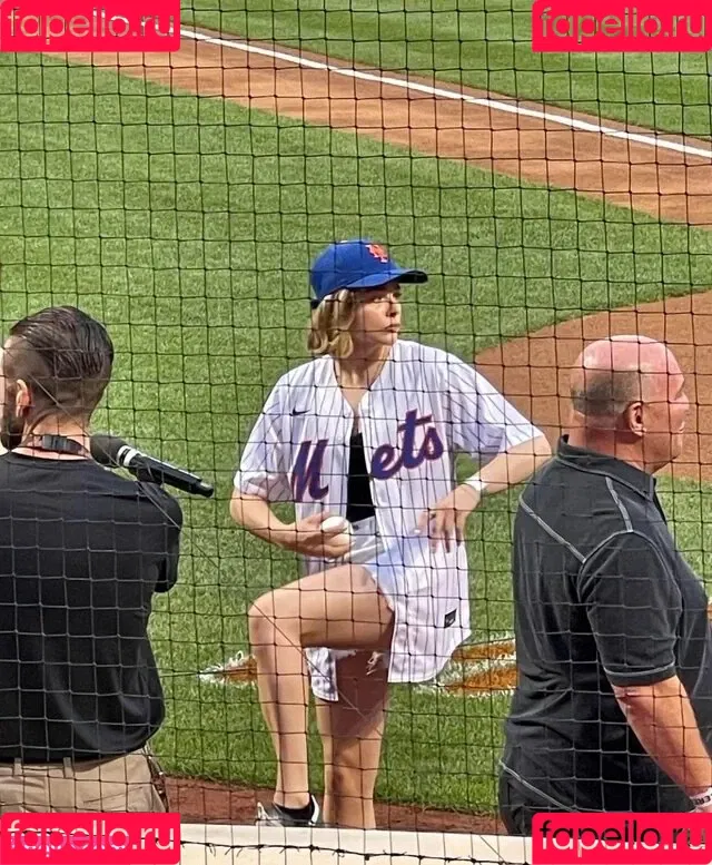 Chloë Grace Moretz Onlyfans Photo Gallery 