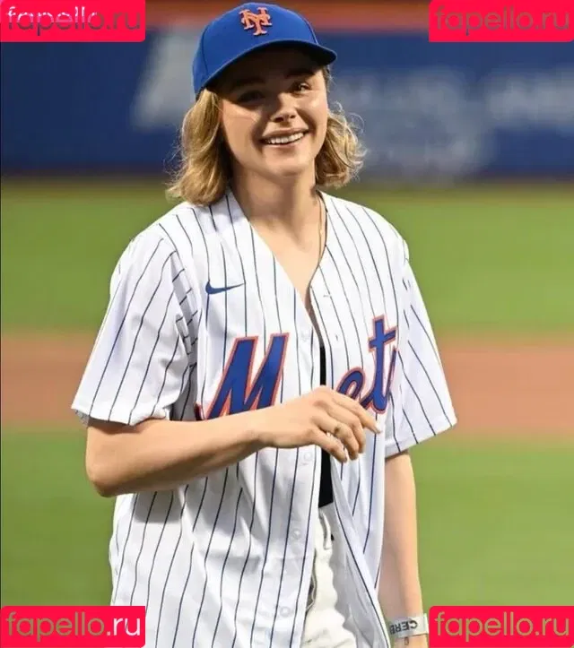 Chloë Grace Moretz Onlyfans Photo Gallery 