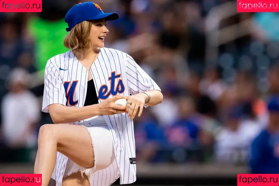 Chloë Grace Moretz Onlyfans Photo Gallery 