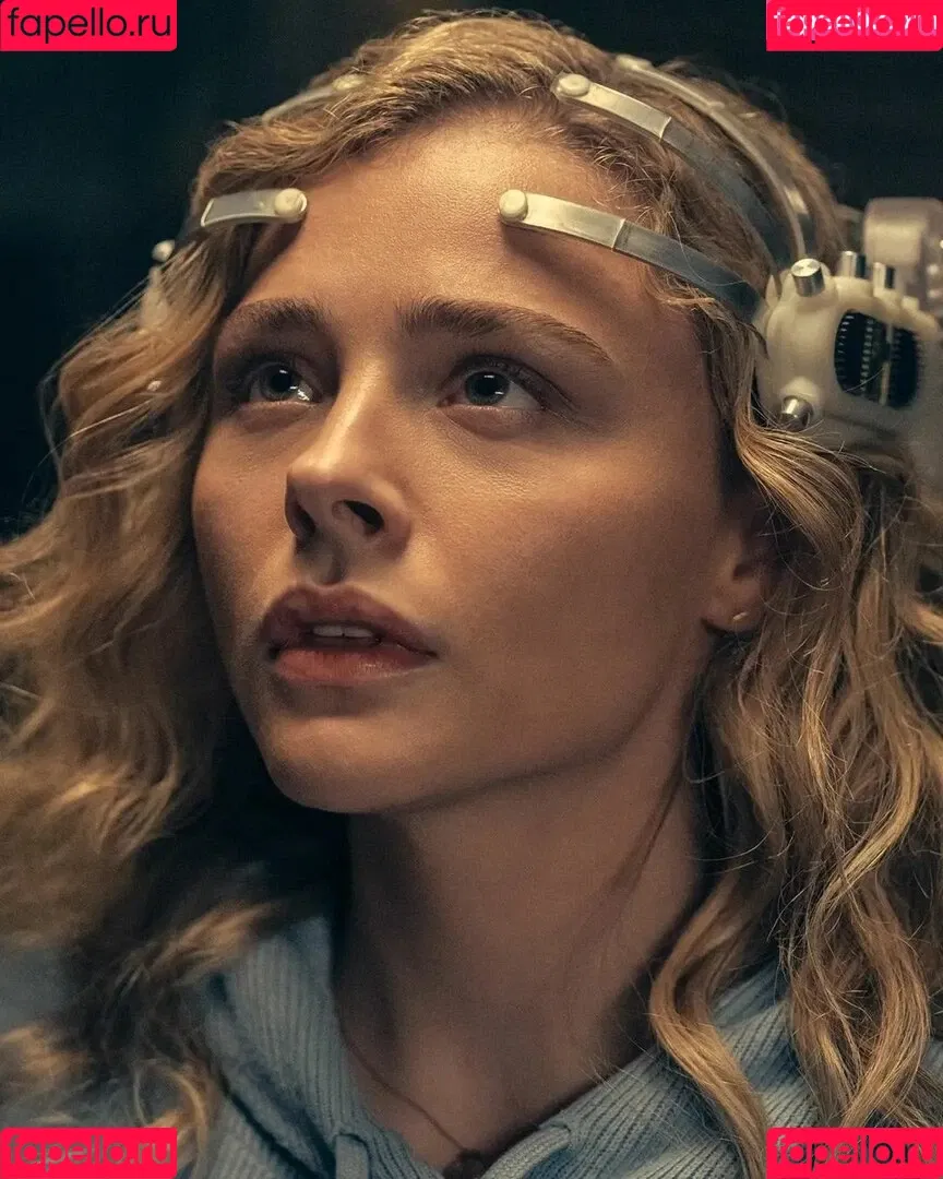 Chloë Grace Moretz Onlyfans Photo Gallery 