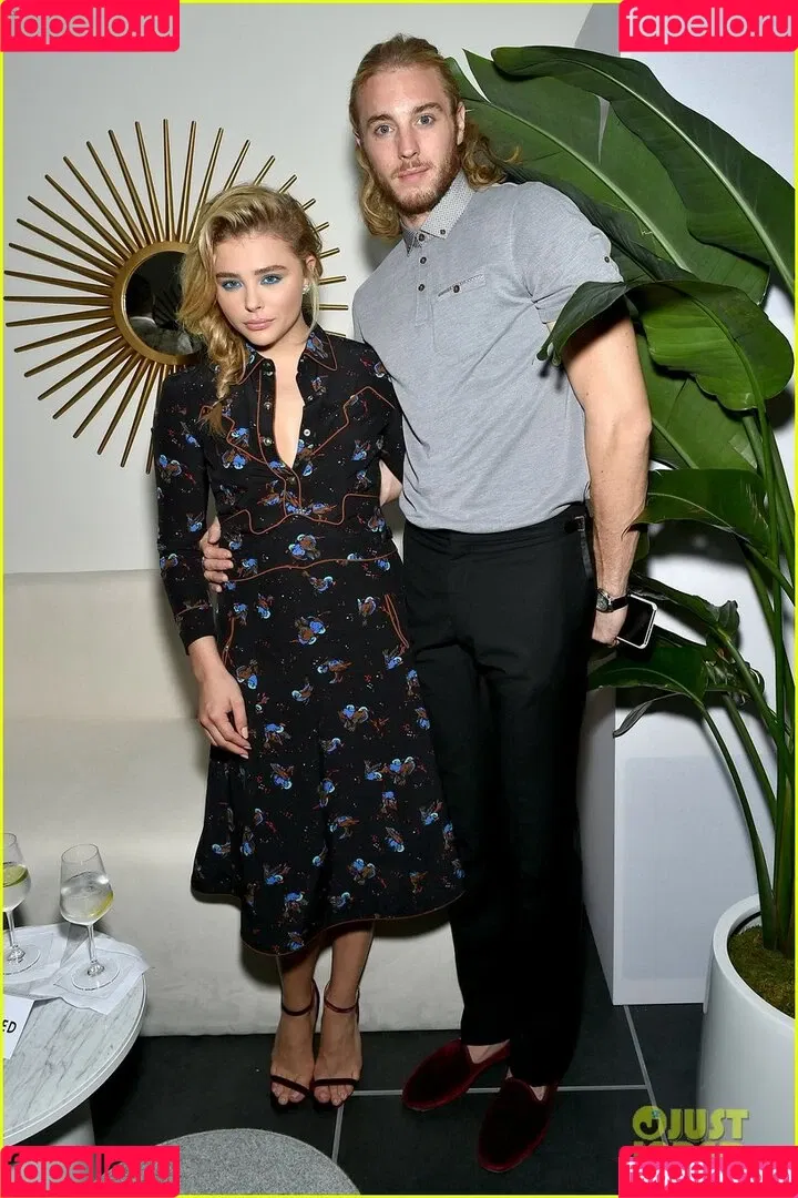Chloë Grace Moretz Onlyfans Photo Gallery 