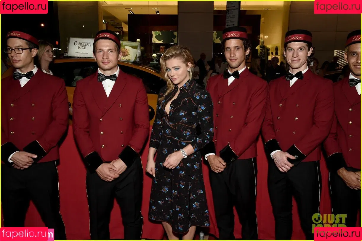 Chloë Grace Moretz Onlyfans Photo Gallery 
