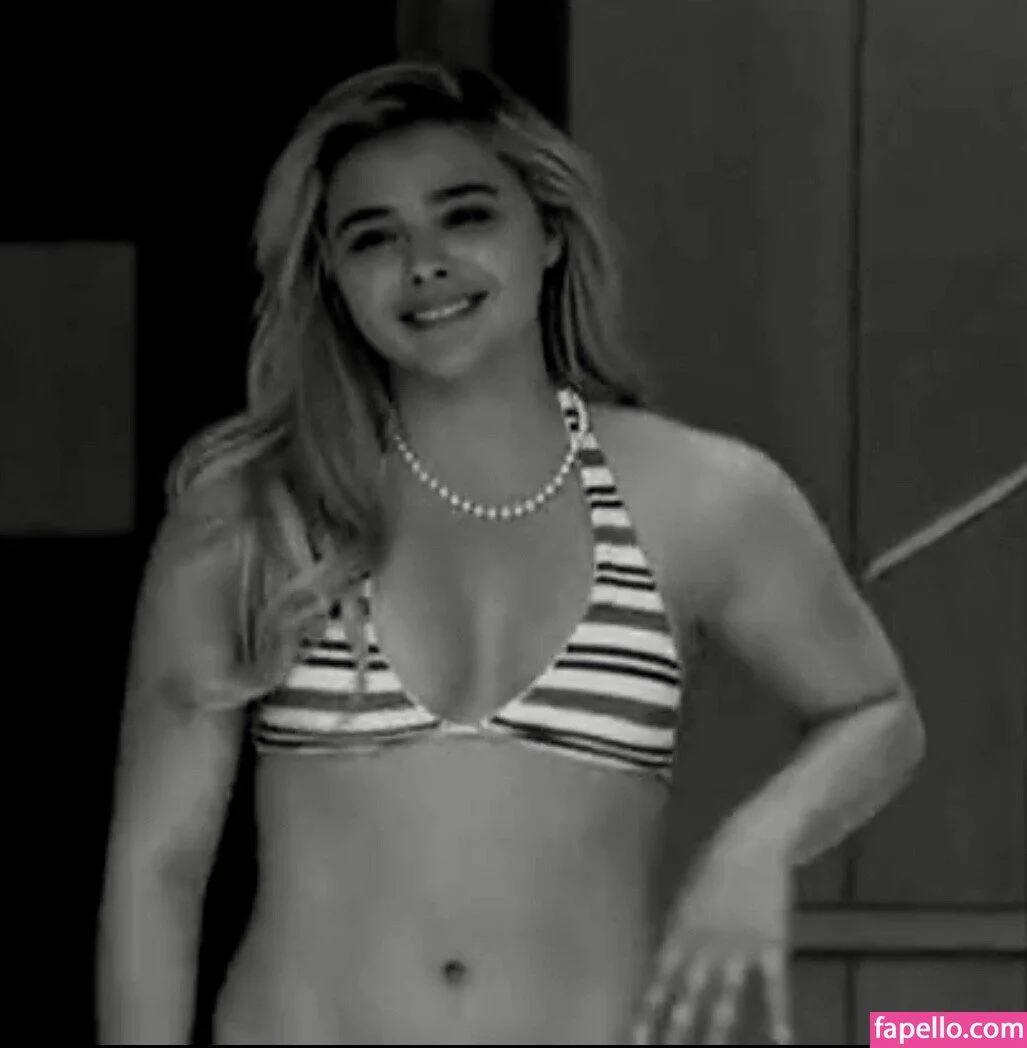 Chloë Grace Moretz Onlyfans Photo Gallery 