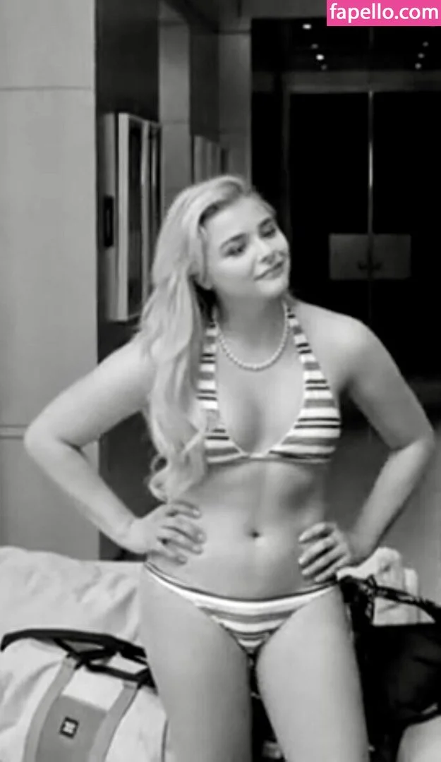 Chloë Grace Moretz Onlyfans Photo Gallery 