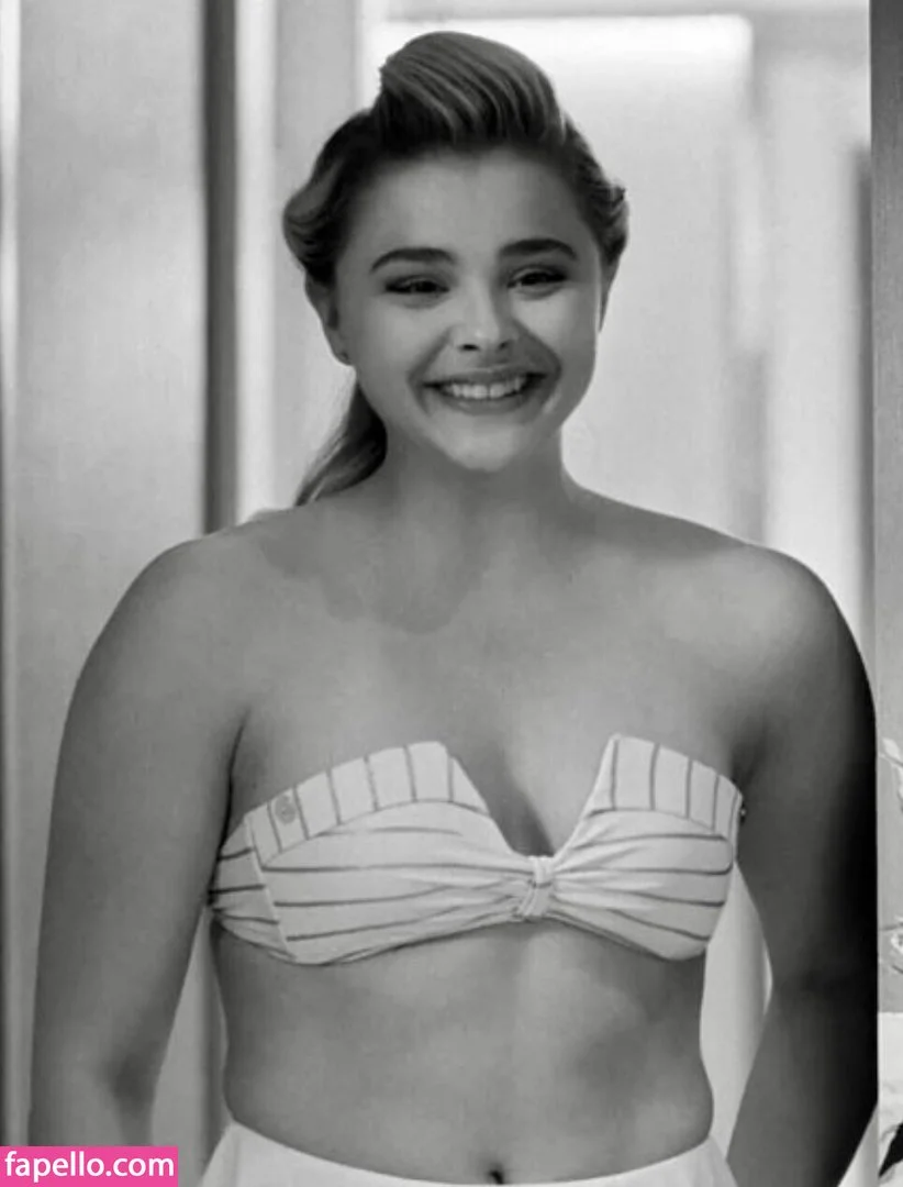 Chloë Grace Moretz Onlyfans Photo Gallery 
