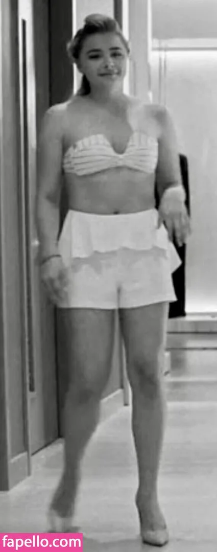 Chloë Grace Moretz Onlyfans Photo Gallery 