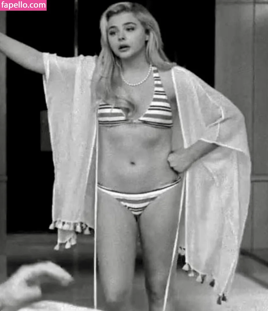 Chloë Grace Moretz Onlyfans Photo Gallery 