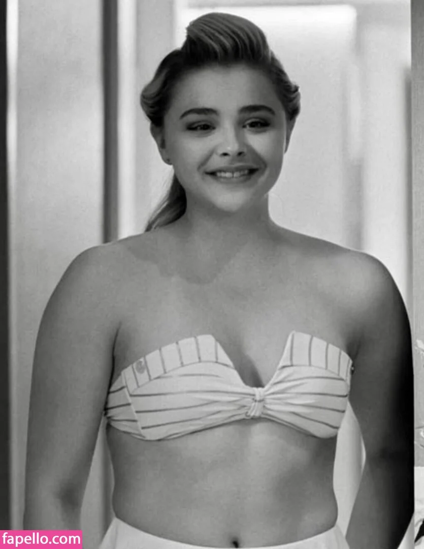 Chloë Grace Moretz Onlyfans Photo Gallery 