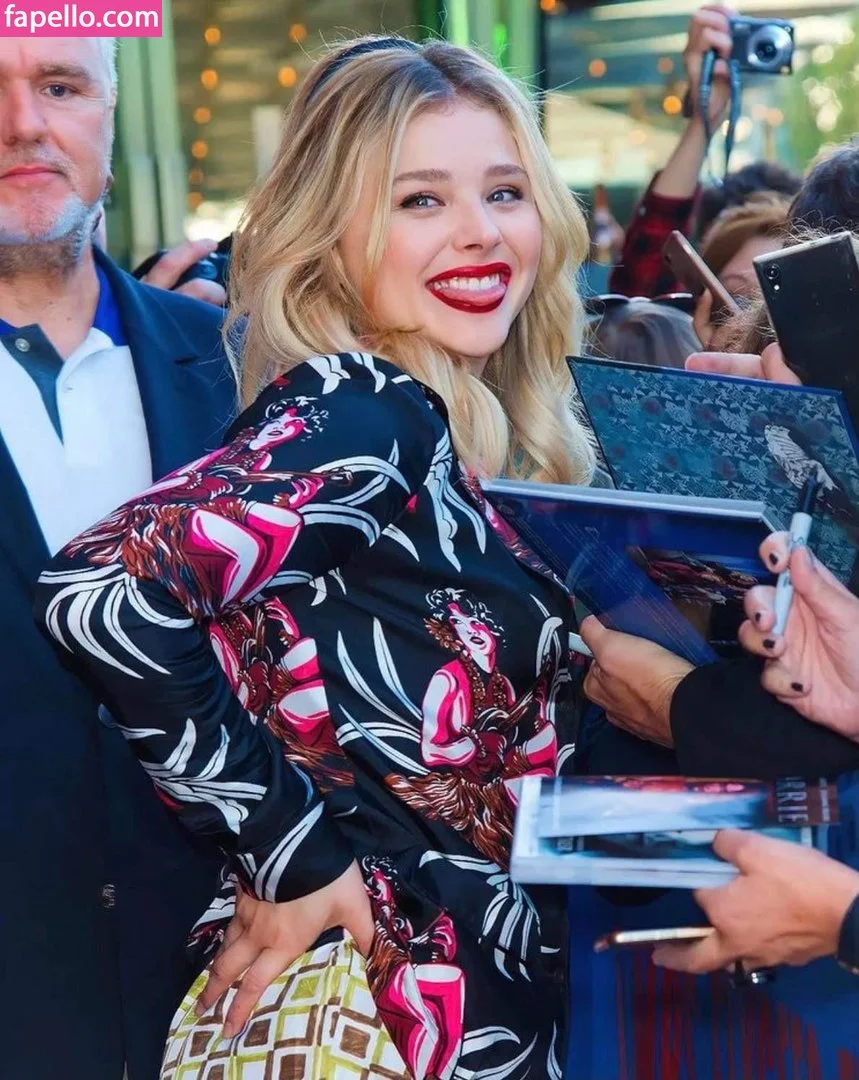 Chloë Grace Moretz Onlyfans Photo Gallery 