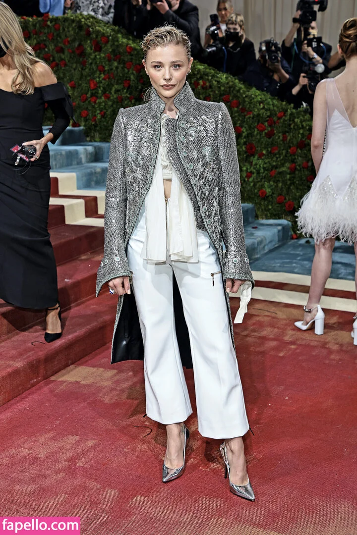 Chloë Grace Moretz Onlyfans Photo Gallery 