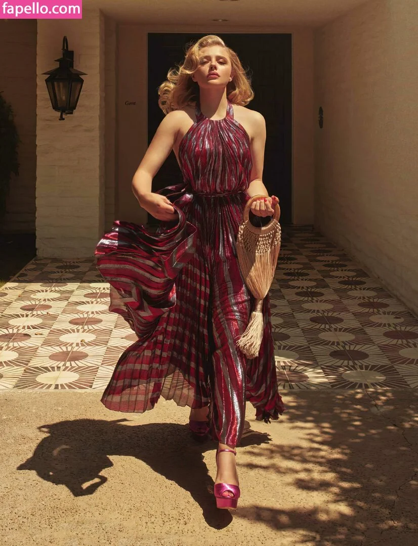 Chloë Grace Moretz Onlyfans Photo Gallery 