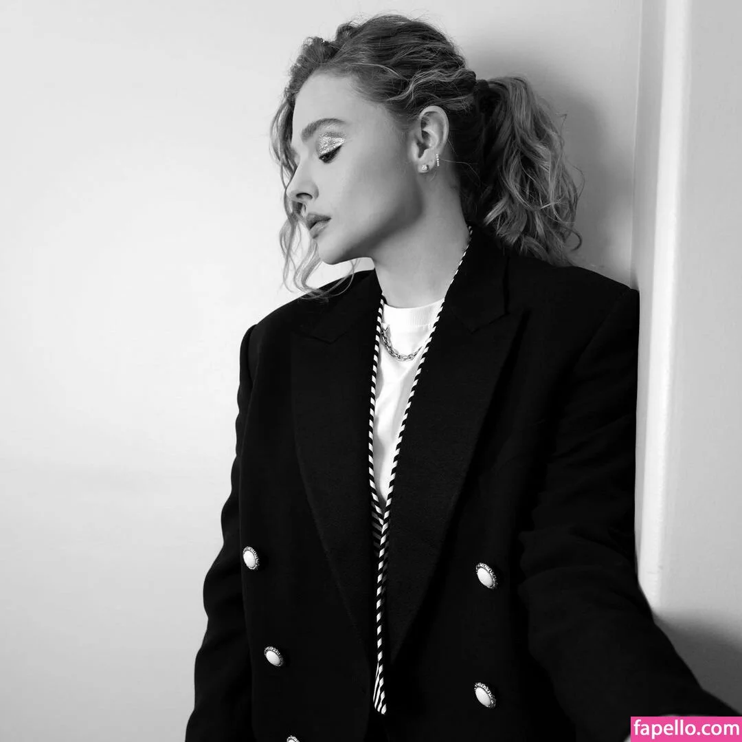 Chloë Grace Moretz Onlyfans Photo Gallery 