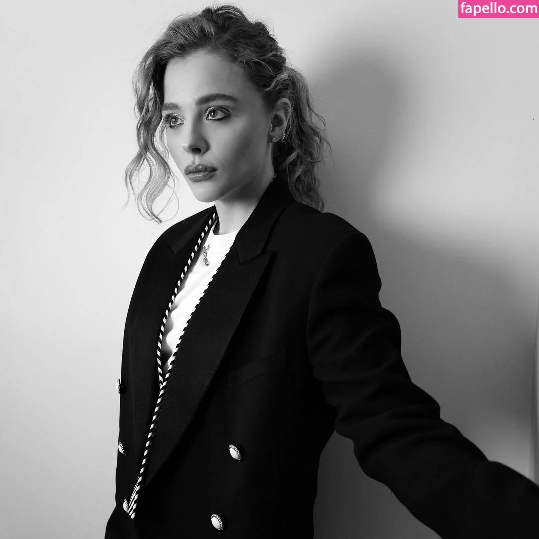 Chloë Grace Moretz Onlyfans Photo Gallery 