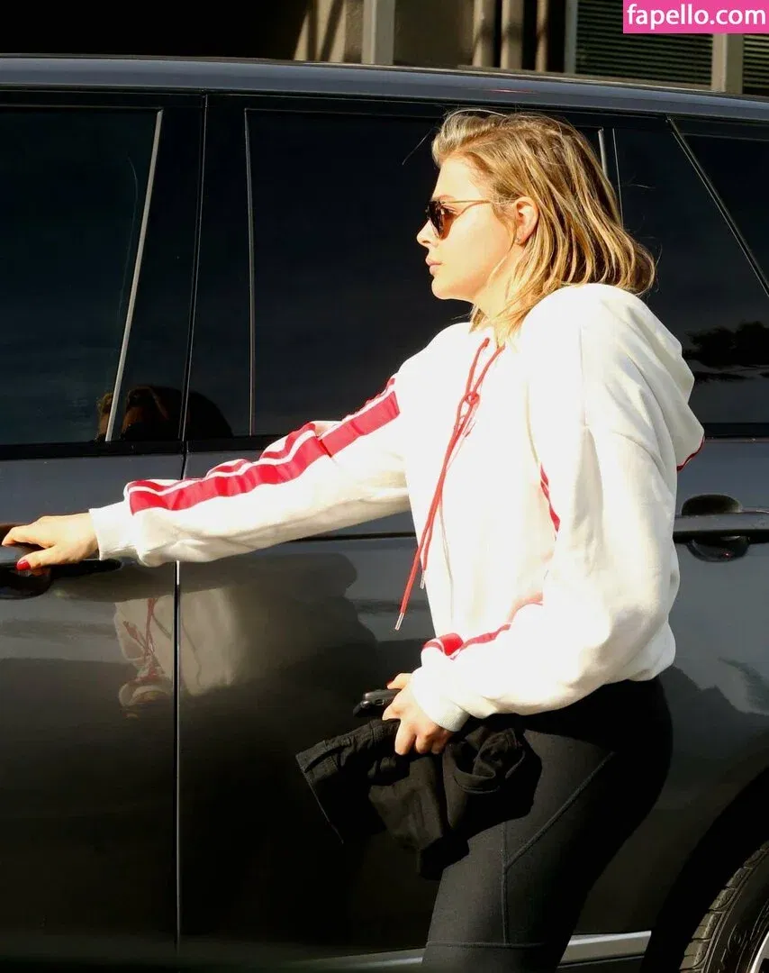 Chloë Grace Moretz Onlyfans Photo Gallery 
