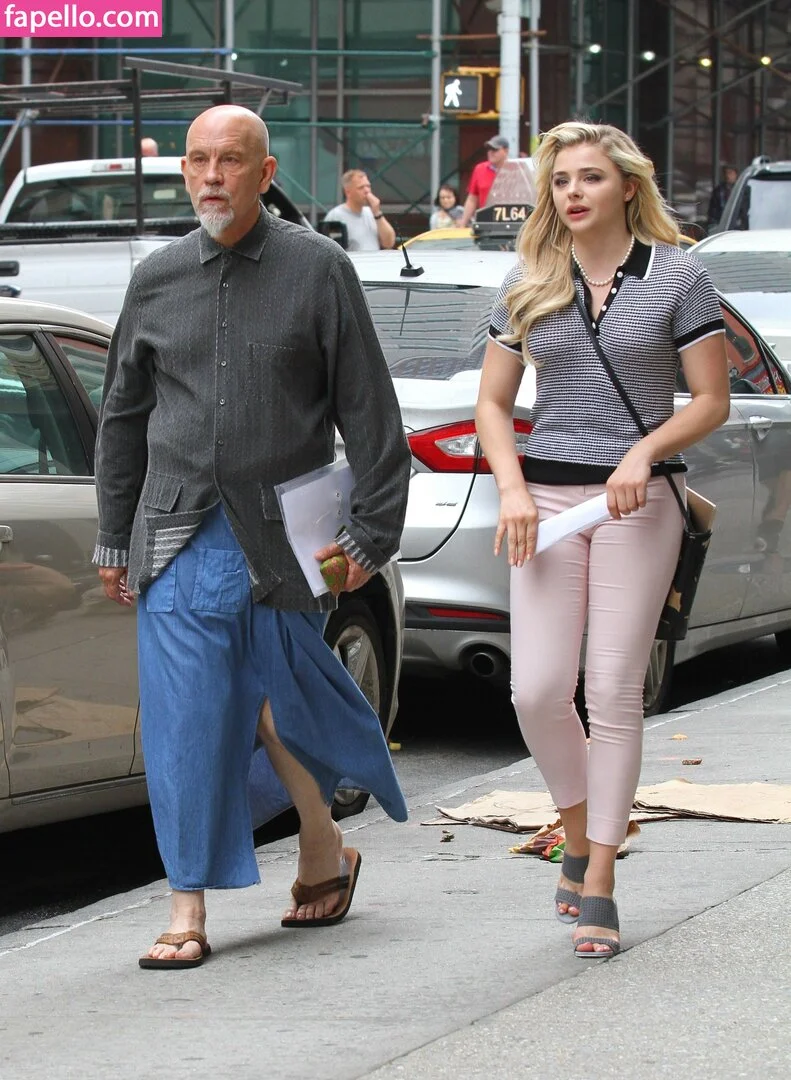 Chloë Grace Moretz Onlyfans Photo Gallery 