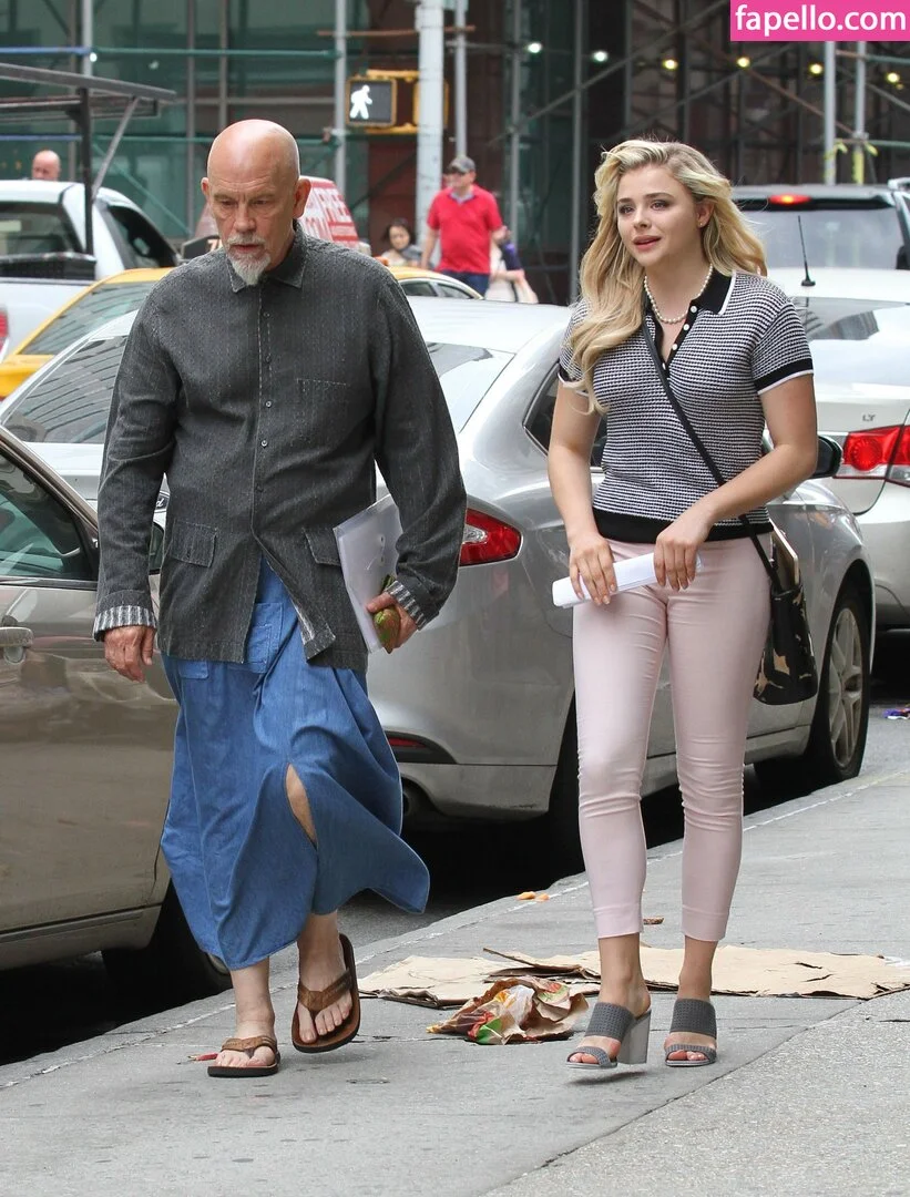 Chloë Grace Moretz Onlyfans Photo Gallery 