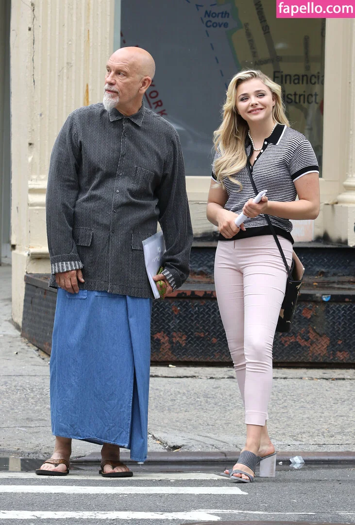 Chloë Grace Moretz Onlyfans Photo Gallery 