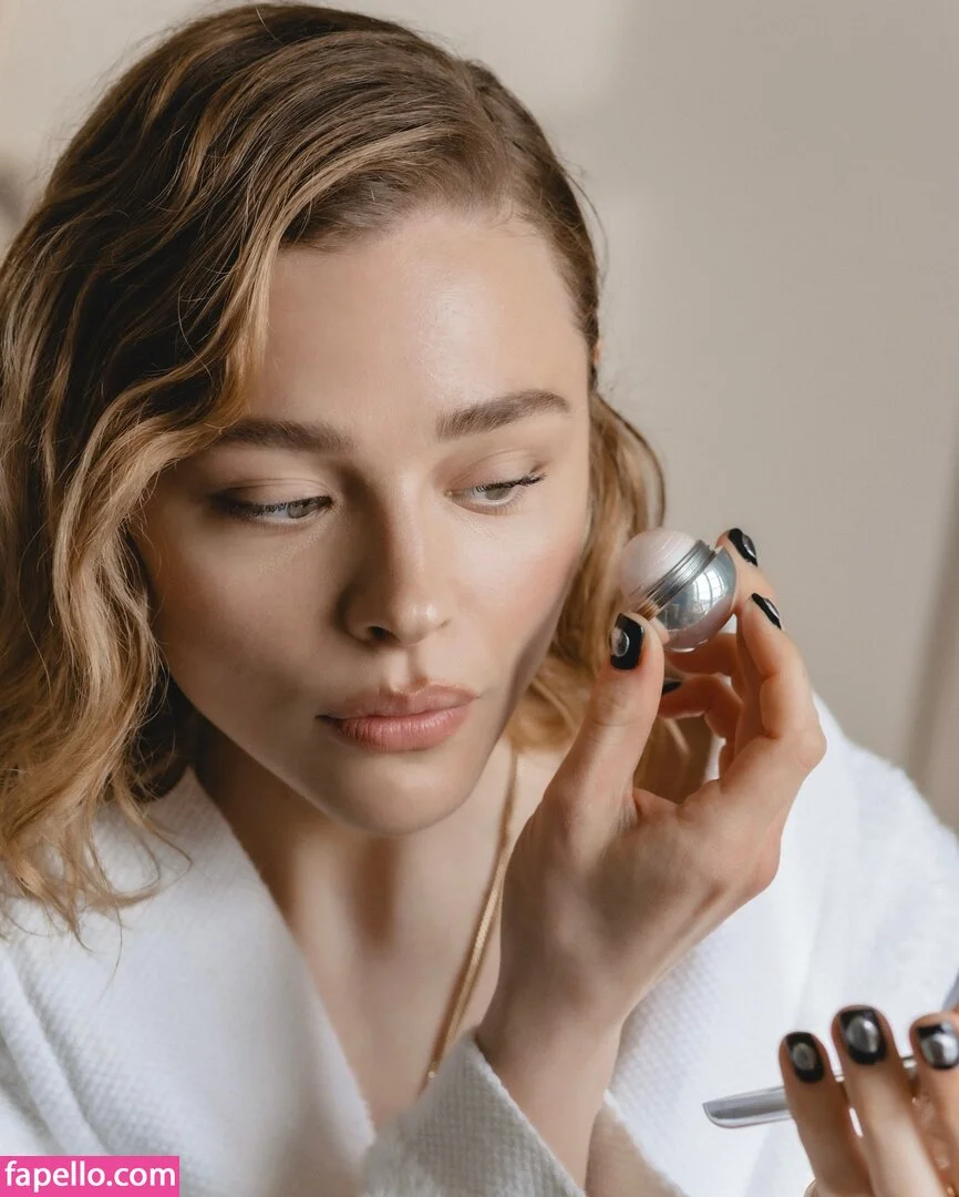 Chloë Grace Moretz Onlyfans Photo Gallery 