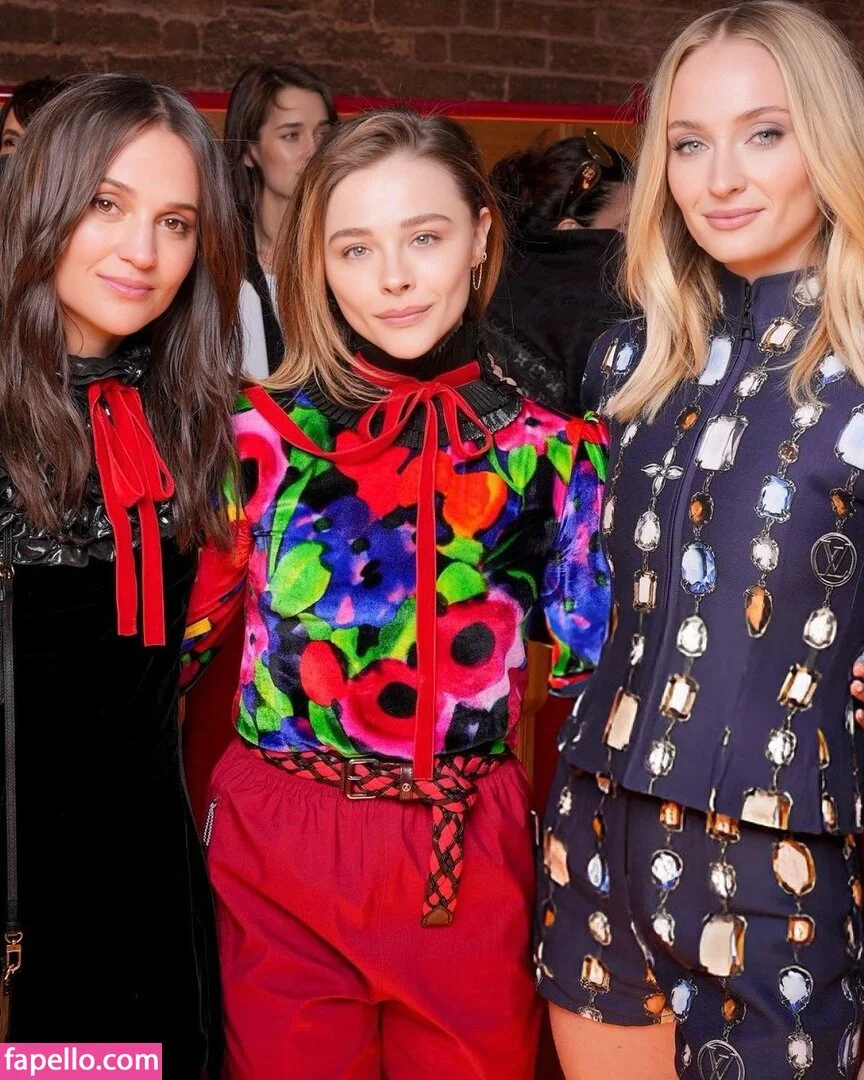 Chloë Grace Moretz Onlyfans Photo Gallery 