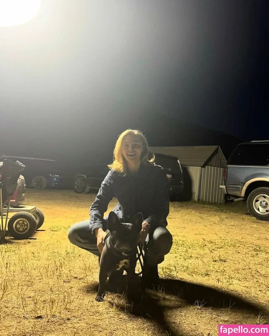 Chloë Grace Moretz Onlyfans Photo Gallery 