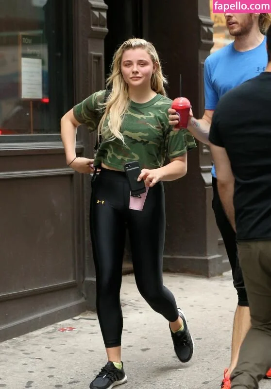 Chloë Grace Moretz Onlyfans Photo Gallery 