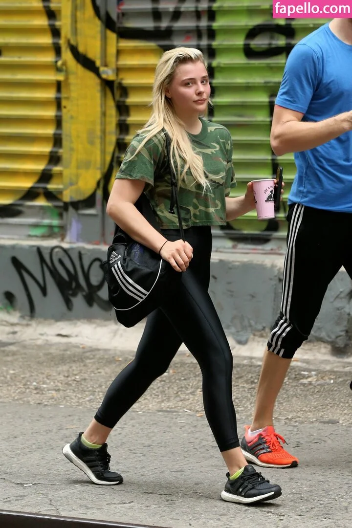 Chloë Grace Moretz Onlyfans Photo Gallery 