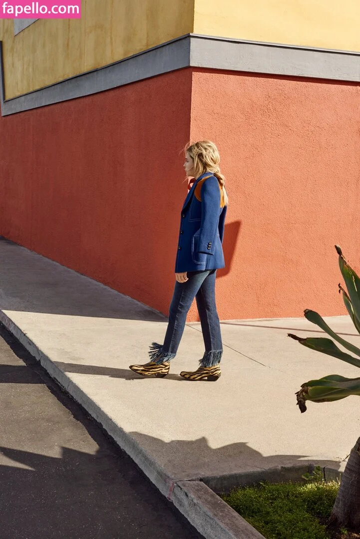 Chloë Grace Moretz Onlyfans Photo Gallery 