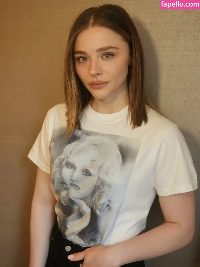 Chloë Grace Moretz Onlyfans Photo Gallery 