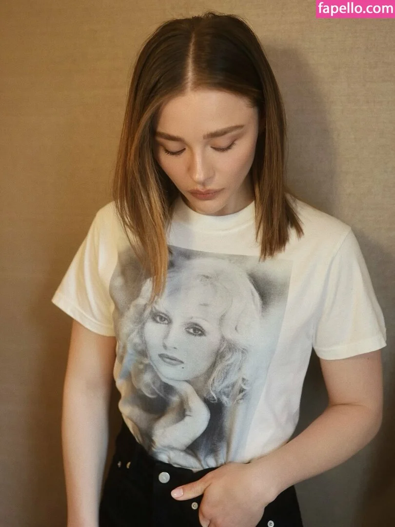 Chloë Grace Moretz Onlyfans Photo Gallery 