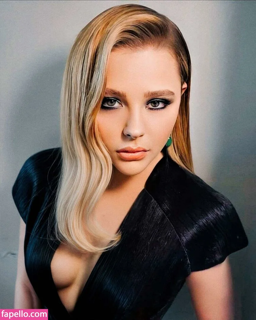 Chloë Grace Moretz Onlyfans Photo Gallery 