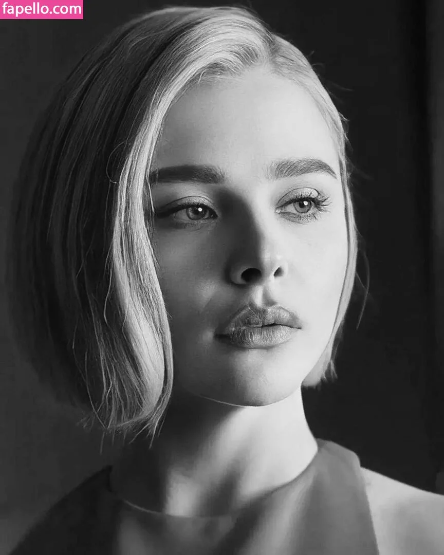 Chloë Grace Moretz Onlyfans Photo Gallery 